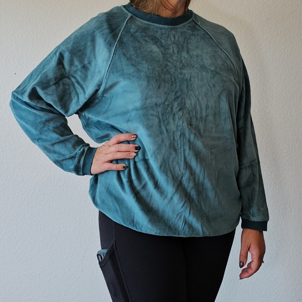 So Cute Aerie Turquoise Velvet Green Soft Crewneck Sweatshirt XS Balloon Sleeve.